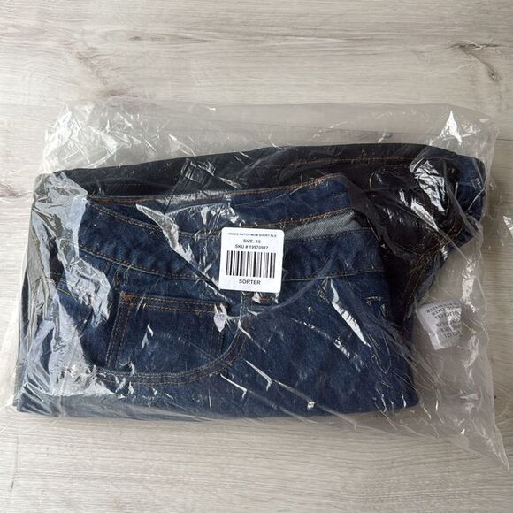 Hot Topic A Nightmare On Elm Street Freddy Patches Mom Shorts Freddy Krueger NWT - Picture 6 of 7